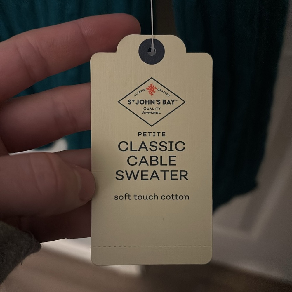 sweater - Picture 3 of 4